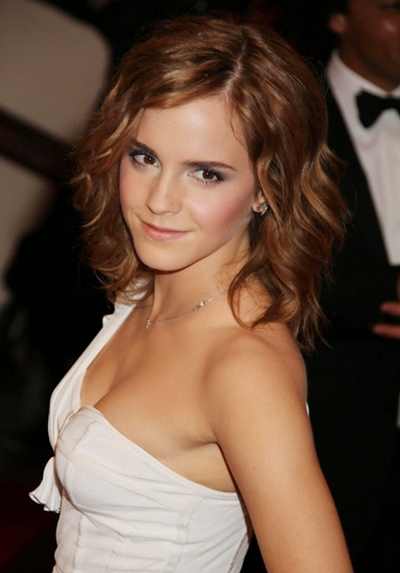 Emma-Watson-Hot-Pics boobs shoulders smile fuck yeah